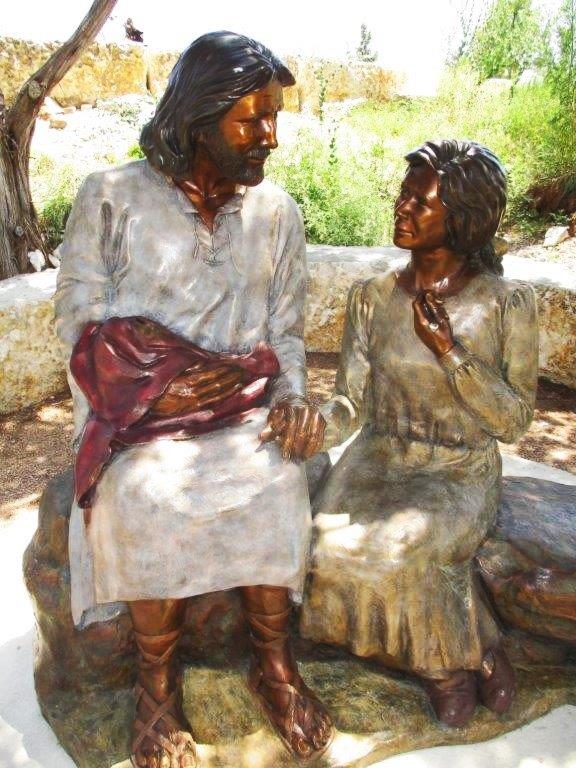 Jesus and Mary in the Hope Sculpture